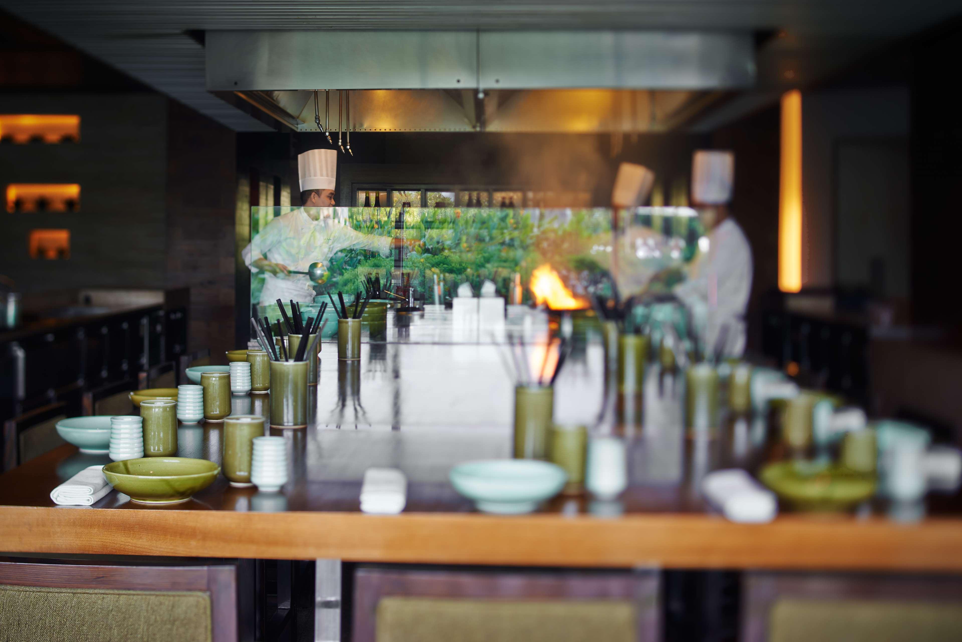 Hotel Hyatt Regency Čennai Exteriér fotografie The kitchen at the restaurant